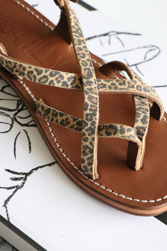 Sandales en cuir léopard pour femmes